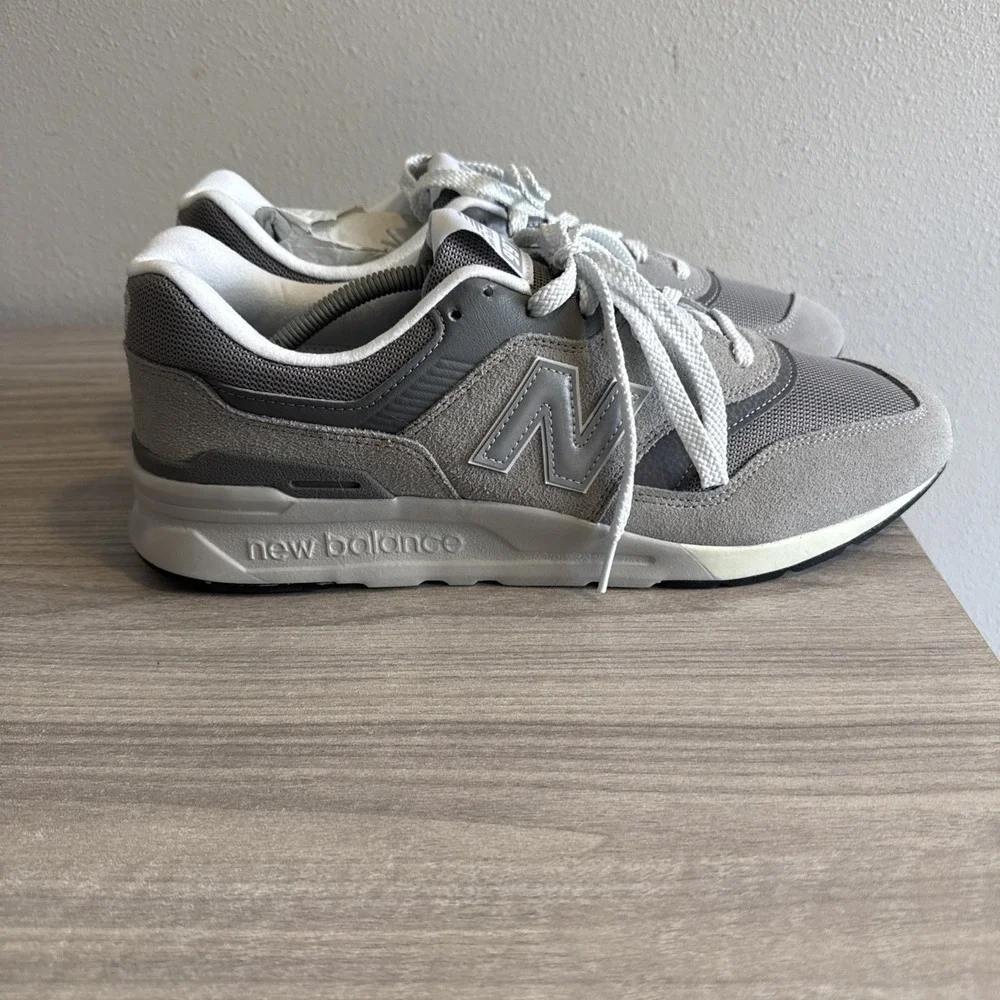 New Balance 997H CM997HCA Grey Comfort Lifestyle Shoes Mens 12.5 D NWOB